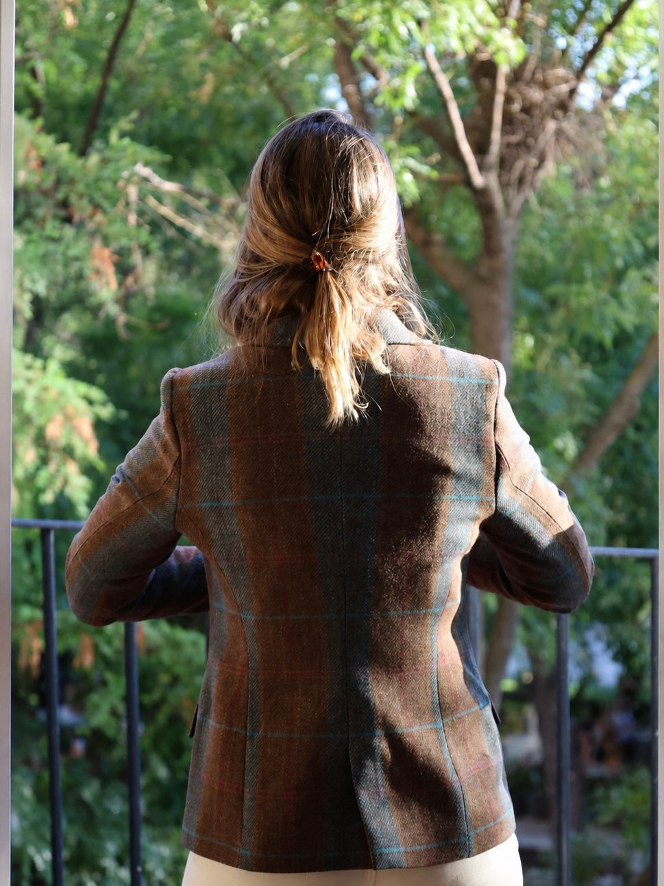 Chaqueta Praga de lana, vista de espalda — VALRIC