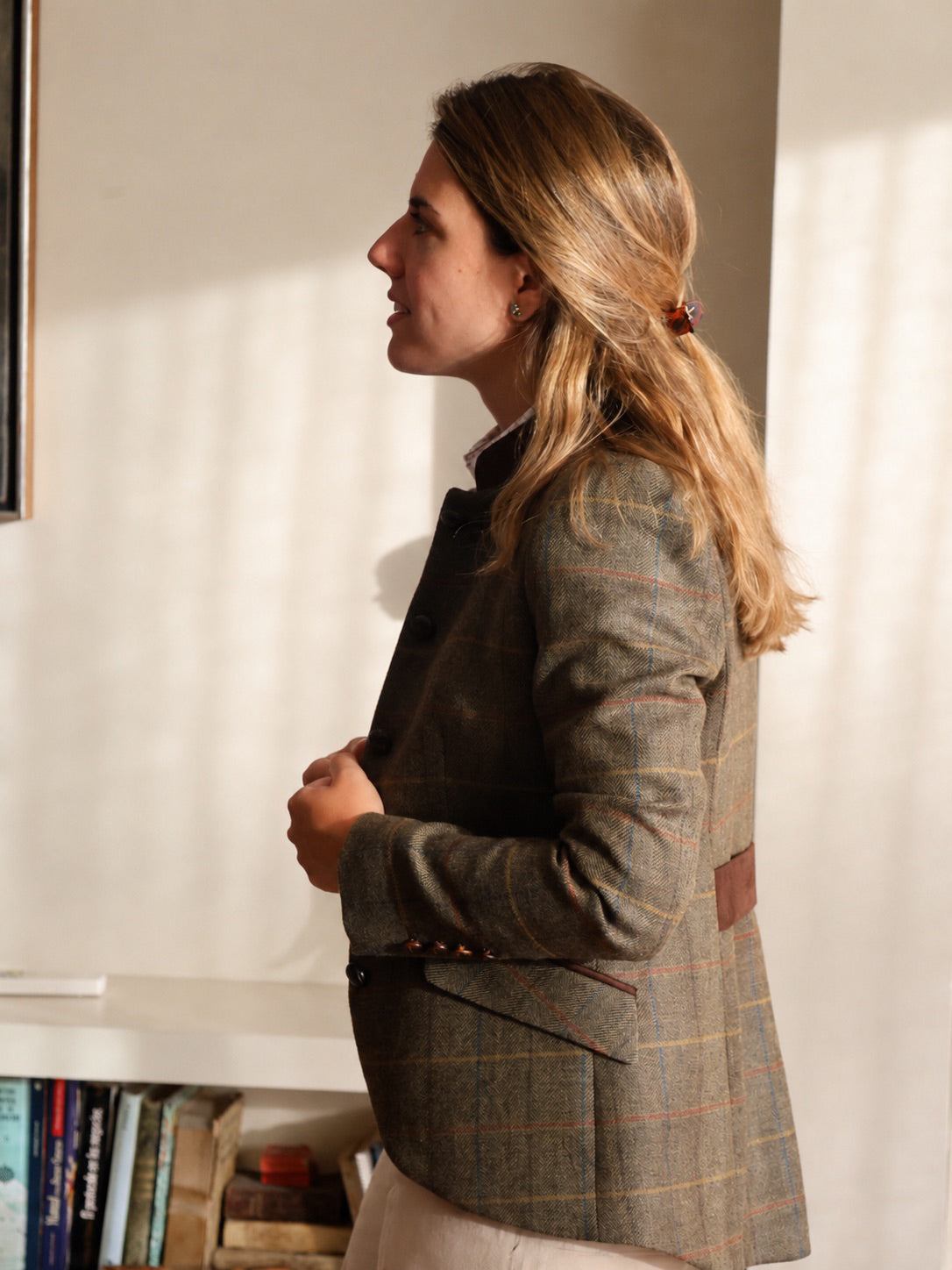 Gstaad Austrian jacket in cashmere and wool, side view — VALRIC