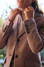 Chaqueta Deauville de lana, detalle de la manga — VALRIC