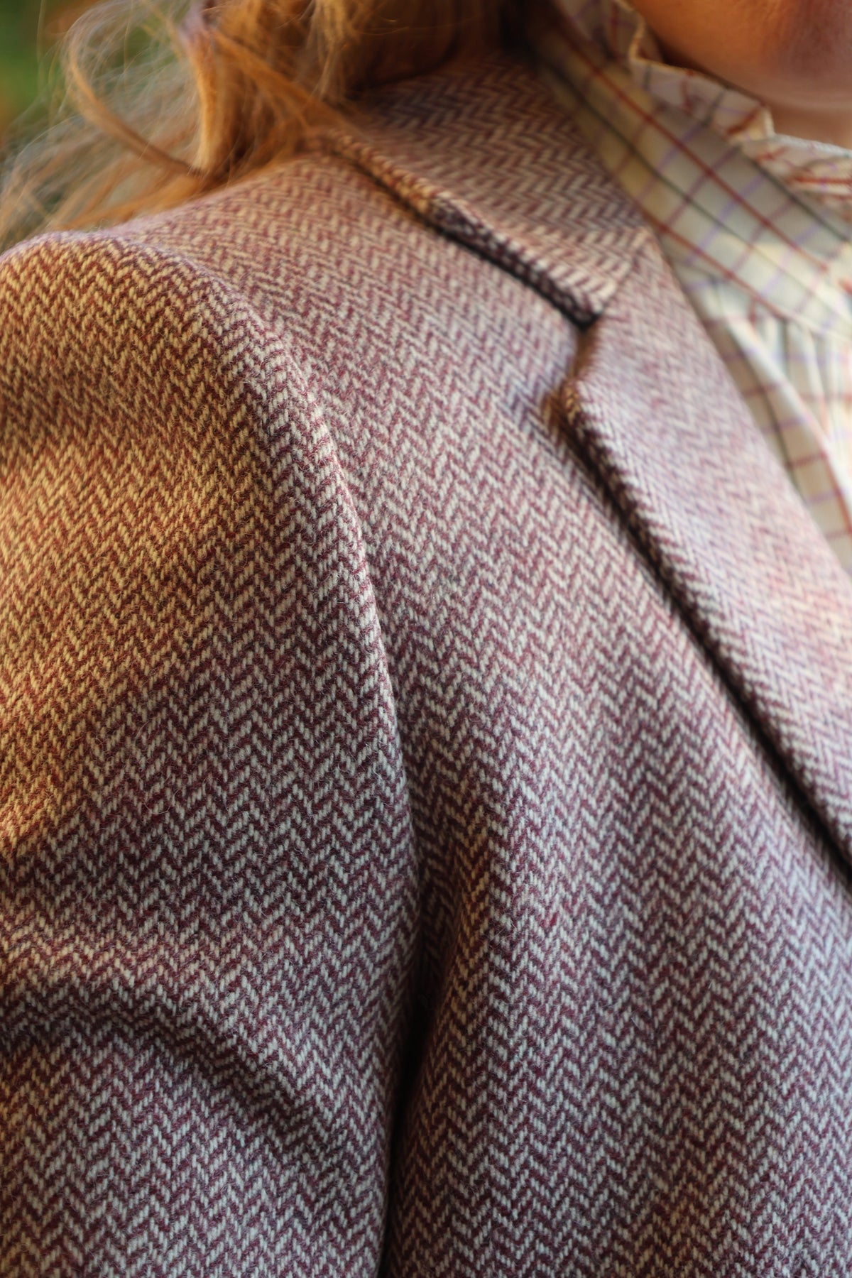 Chaqueta Deauville de lana, detalle del tejido y la solapa — VALRIC