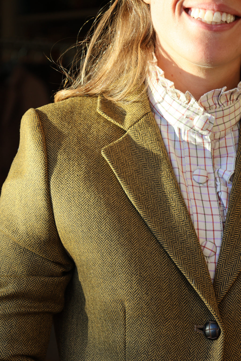 Milan jacket in cashmere and wool, lapel and fabric detail — VALRIC